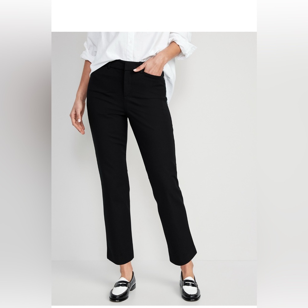 Women’s High-Rise Black Pixie Straight chinos/dress pants